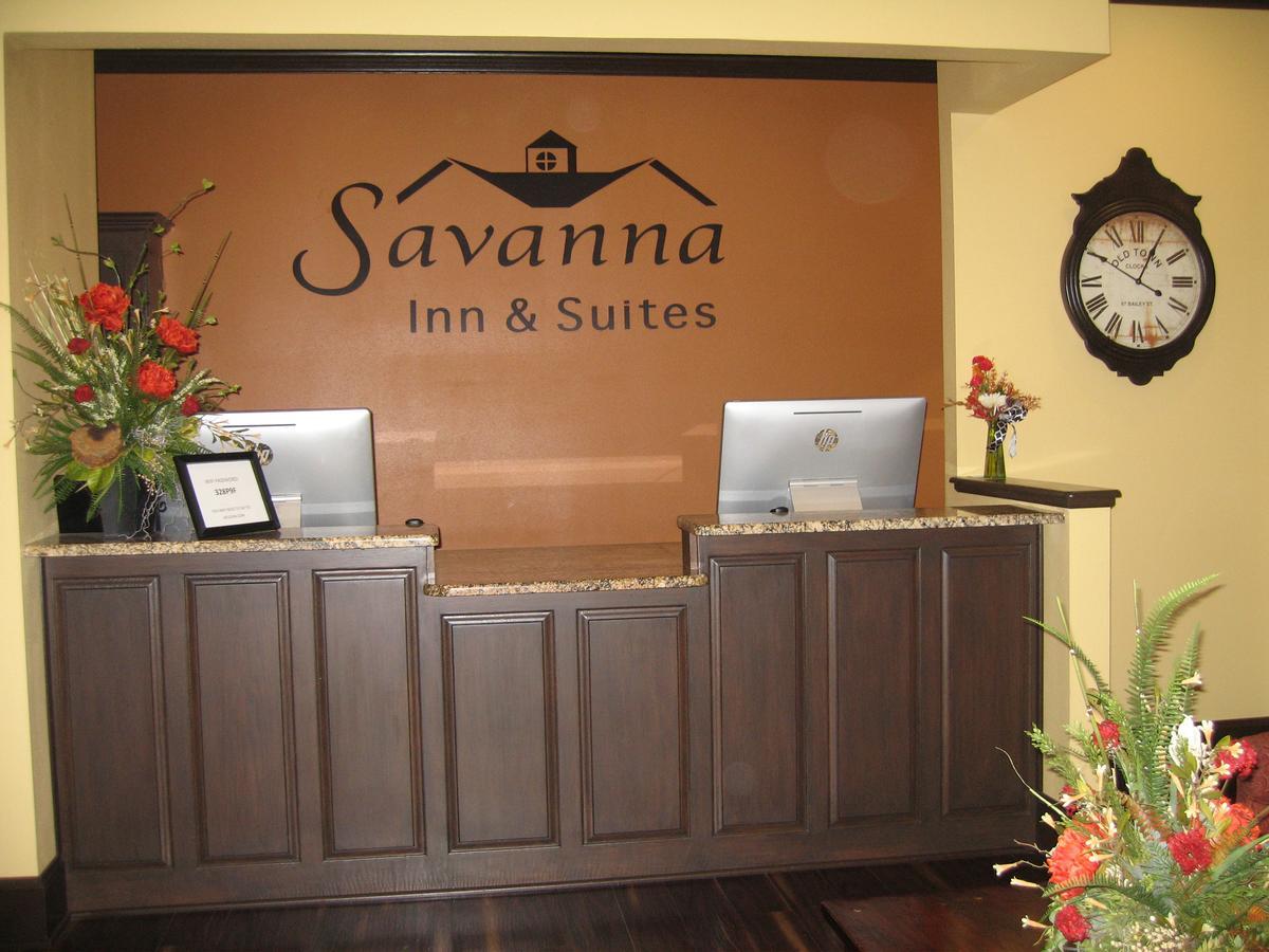 Savanna Inn & Suites Exterior photo