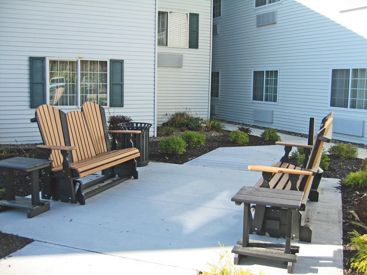 Savanna Inn & Suites Exterior photo